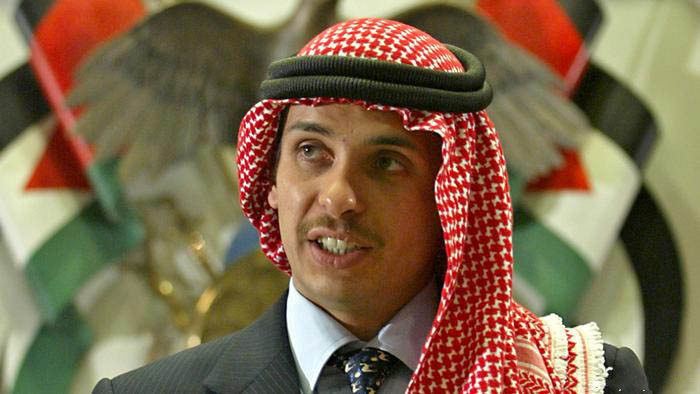 ولي العهد الأردني السابق حمزة بن الحسين يعلن تخليه عن لقب "أمير"