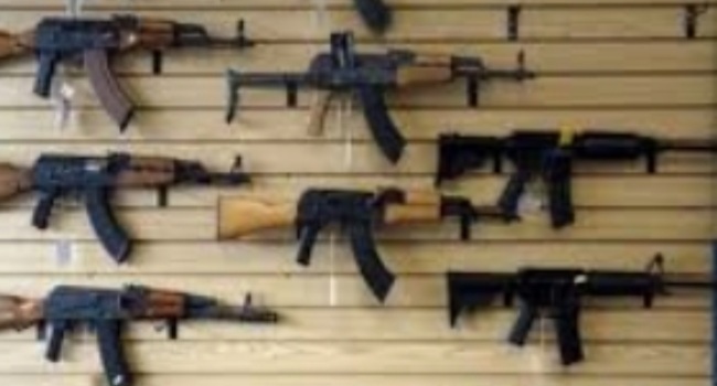 أمريكا.. دونالد ترامب يعارض منع بيع الأسلحة في ولاية تكساس - الحدث بريس